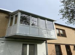 Ппанорамне скління балкону, заливка плити