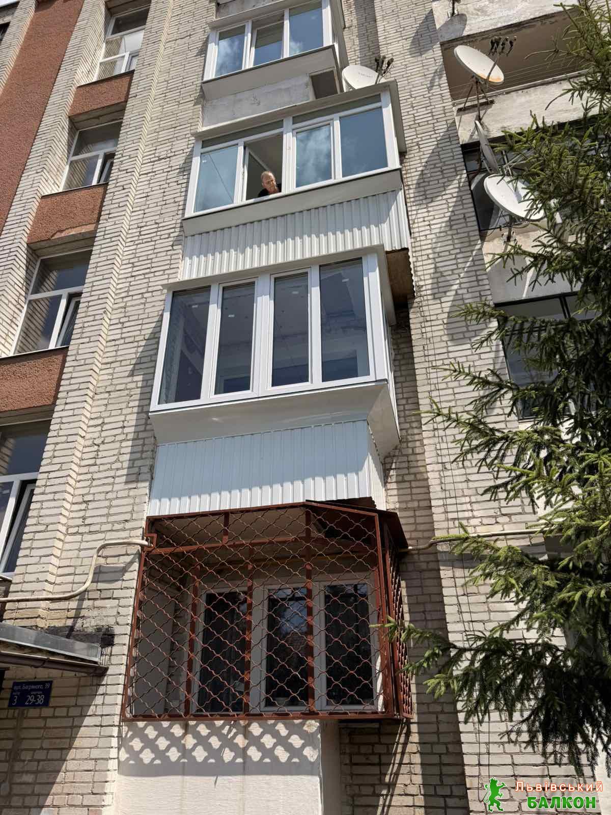 Скління балконів та поварка перил
